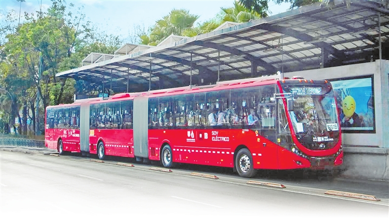 During the 2026 World Cup, Yutong's 26-meter double-articulated pure electric buses will be operating in Mexico