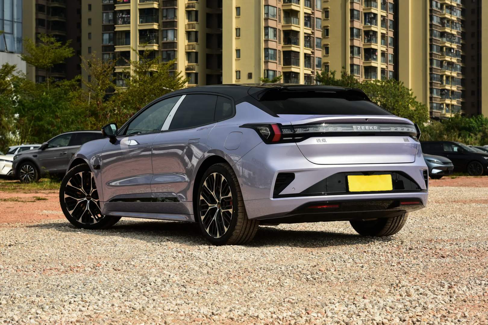 ZEEKR 001