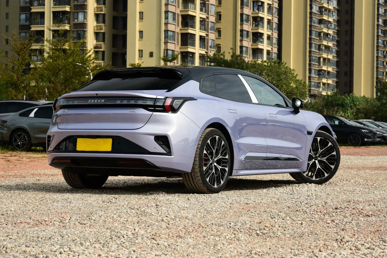 ZEEKR 001