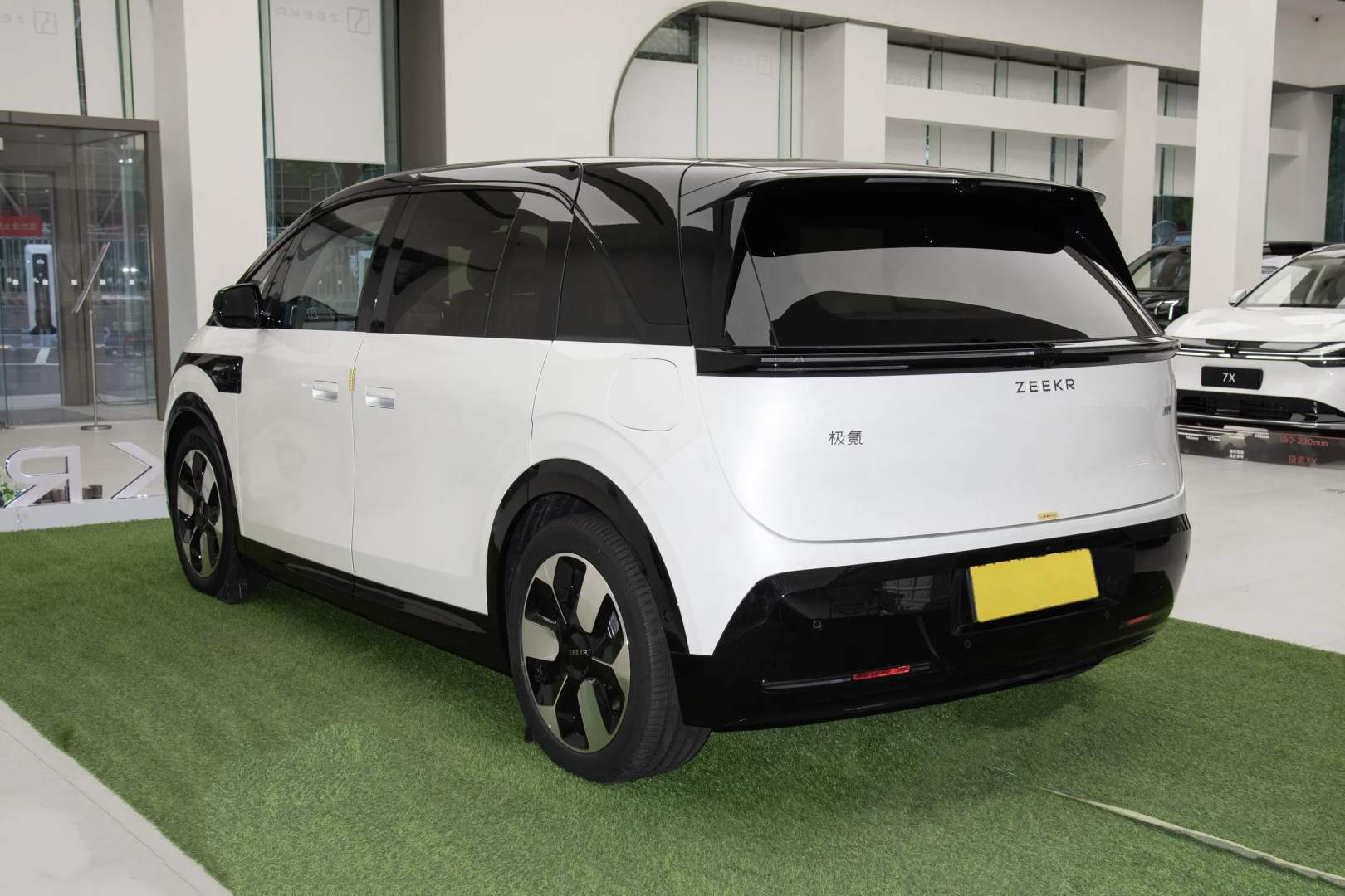 ZEEKR MIX