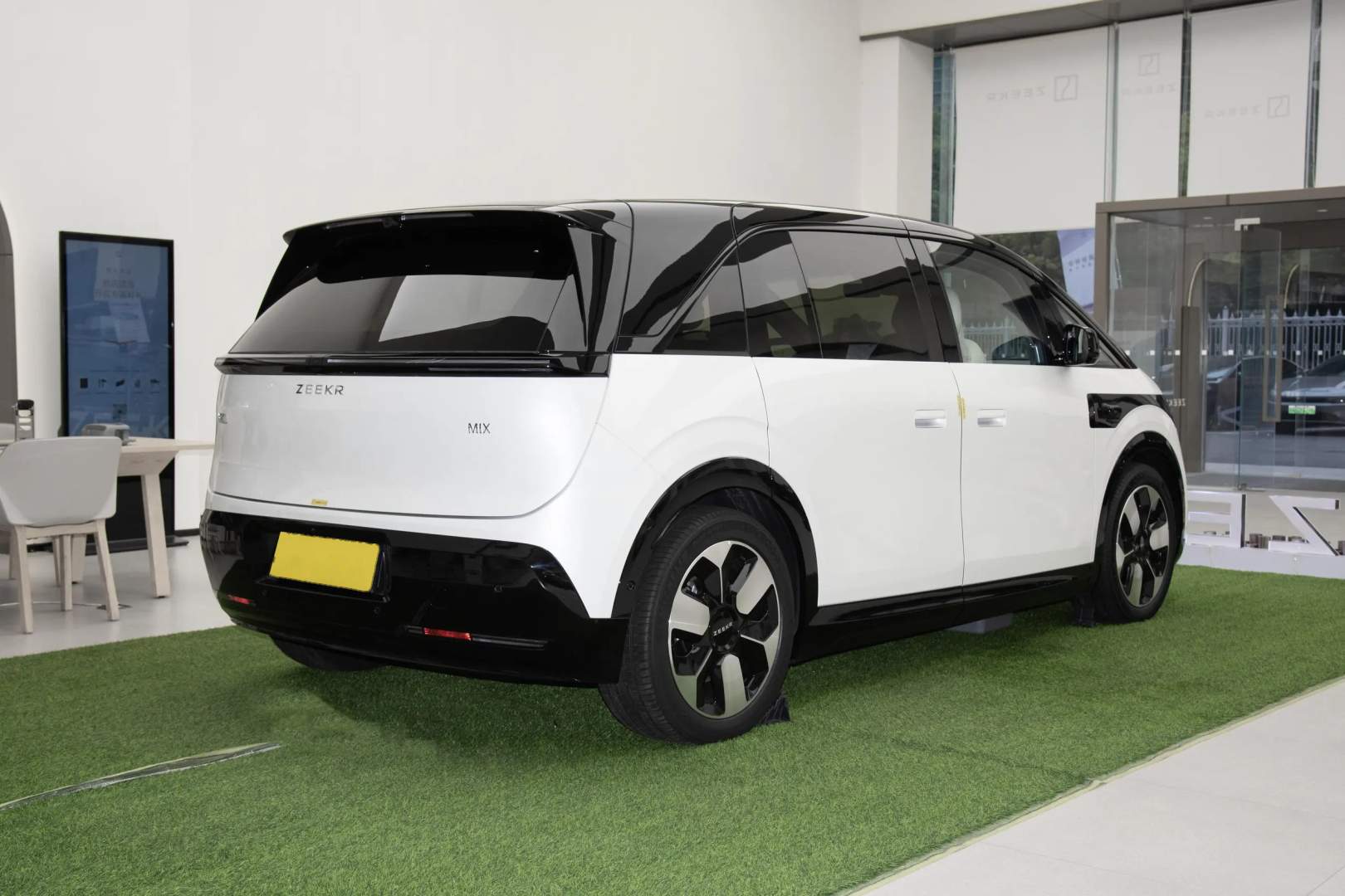 ZEEKR MIX