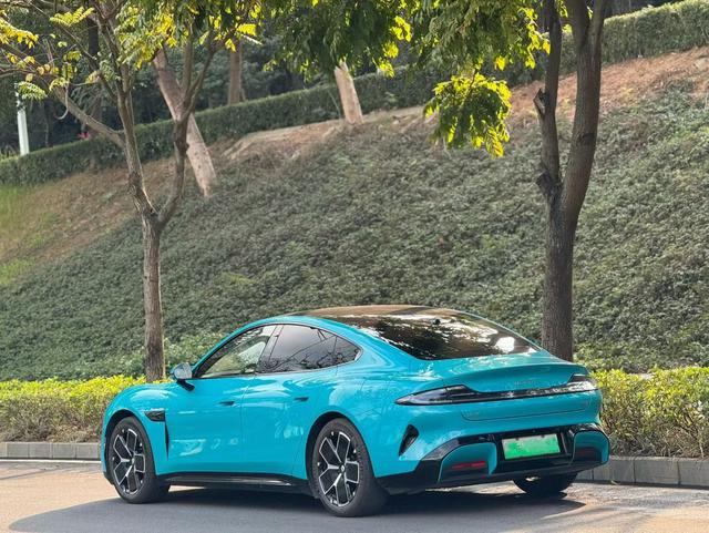 Xiaomi SU7 2024 Rear Drive Standard Founding Edition