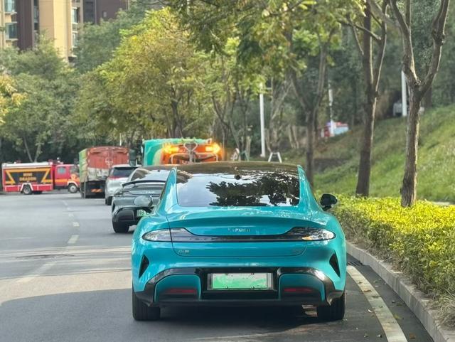 Xiaomi SU7 2024 Rear Drive Standard Founding Edition