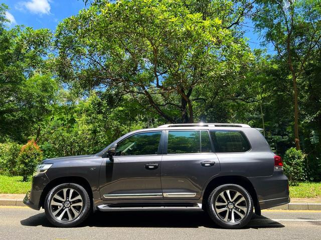 Land Cruiser (Import) 2019 Model 5.7L Automatic 4WD 7 Seater Parallel Import